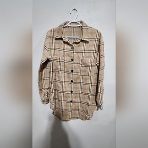 Oversized soft plaid shacket, Size Medium